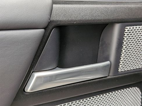 Used 2024 Land Rover Defender 130 V8 image 29