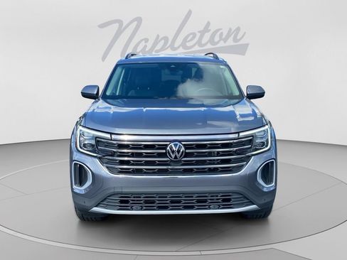 Used 2025 Volkswagen Atlas SE FWD image 9
