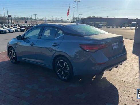 Used 2024 Nissan Sentra SV image 9