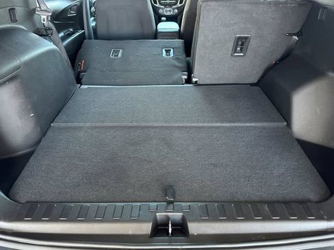 Used 2024 Chevrolet Equinox LT FWD image 17