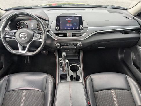 Used 2024 Nissan Altima 2.5 SR FWD image 14