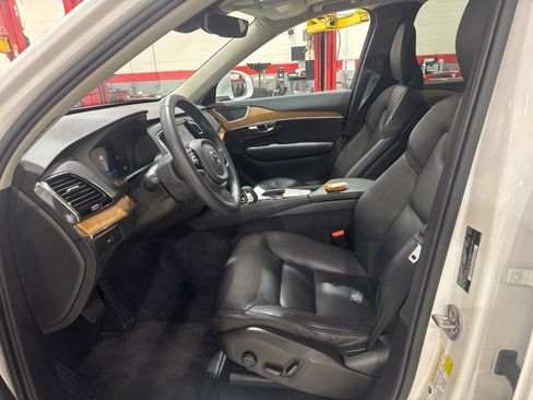 Used 2023 Volvo XC90 B6 Plus AWD/4WD image 42