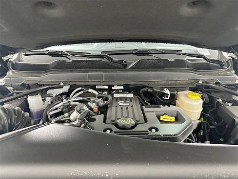 New 2026 RAM 2500 Limited w/ Towing Technology Group image 18