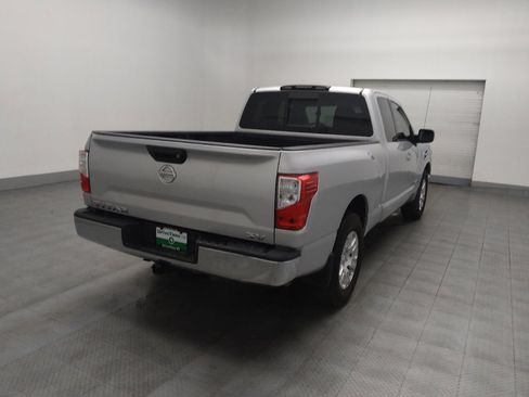 Used 2017 Nissan Titan SV image 9
