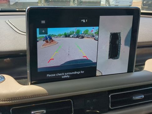 Used 2022 Lincoln Aviator Reserve w/ Class IV Trailer Tow Package image 17