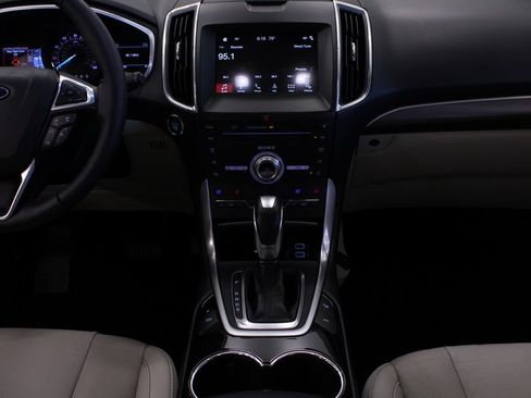 Used 2018 Ford Edge Titanium w/ Equipment Group 302A FWD image 23