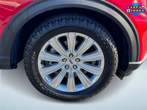 Used 2022 Ford Explorer Limited w/ Equipment Group 301A image 7