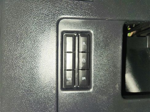 Used 2023 Ford Expedition Limited image 34