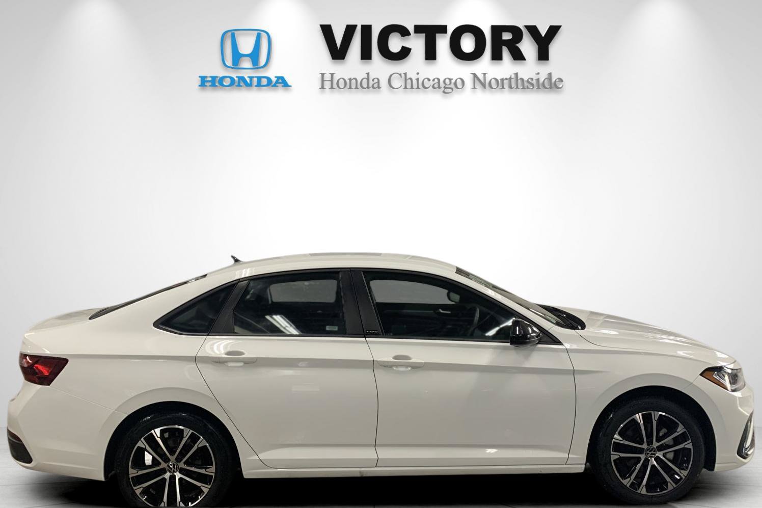 Used 2025 Volkswagen Jetta Sport FWD image 2
