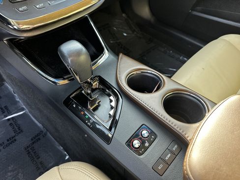 Used 2017 Toyota Avalon XLE image 26