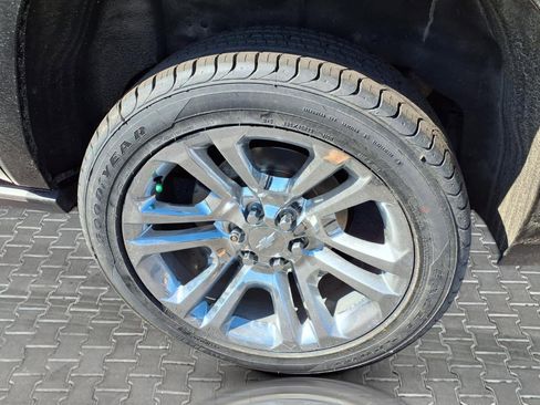 Used 2020 Chevrolet Suburban Premier w/ Premier Plus Edition image 16