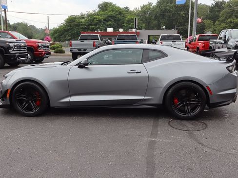 Used 2022 Chevrolet Camaro ZL1 RWD image 26