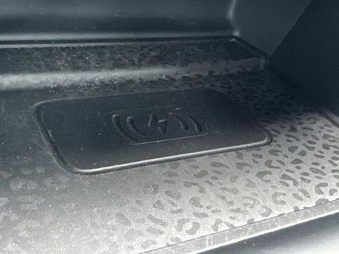 Used 2024 Jaguar E-PACE R-Dynamic SE image 35