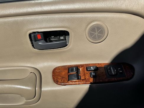 Used 2000 Toyota Tundra Limited image 17