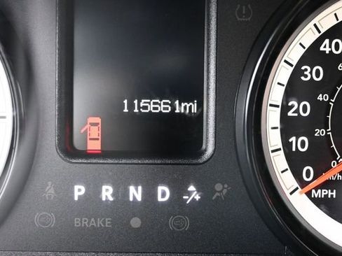 Used 2017 RAM 1500 Classic SLT AWD/4WD image 18