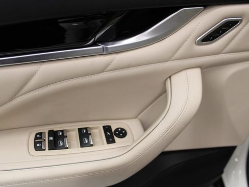 Used 2022 Maserati Levante GT image 13