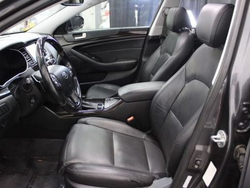 Used 2014 Kia Cadenza Premium w/ Luxury Package FWD image 14