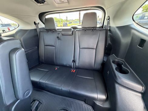 Certified 2025 Toyota Highlander XLE AWD/4WD image 19