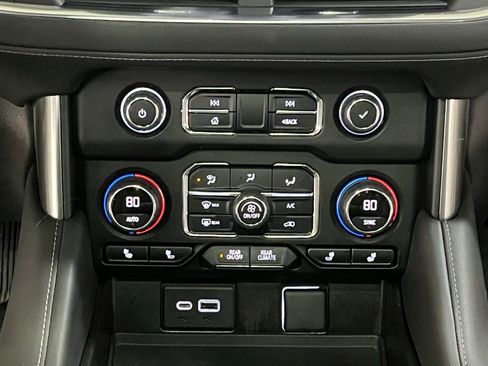 Used 2021 Chevrolet Tahoe Z71 w/ Z71 Signature Package image 21