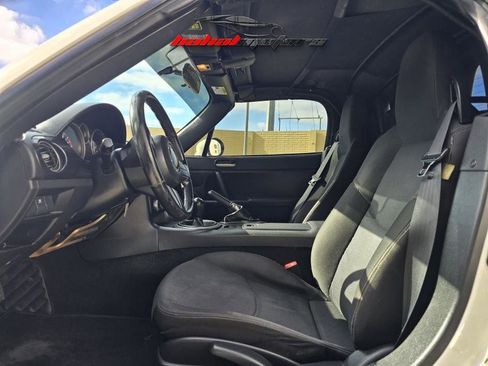 Used 2013 MAZDA MX-5 Miata Sport image 4