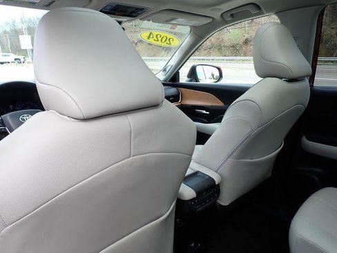 Certified 2024 Toyota Grand Highlander AWD image 17