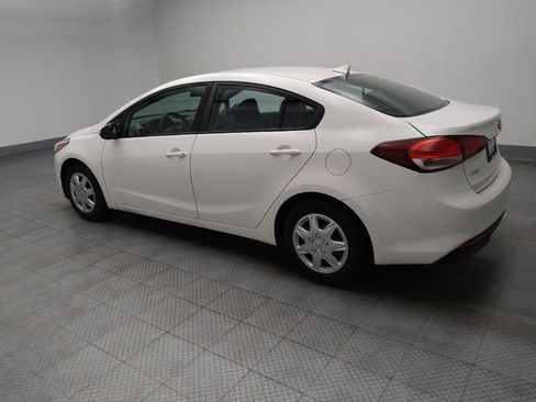 Used 2017 Kia Forte LX image 3