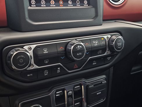 Used 2021 Jeep Gladiator Rubicon w/ Trailer Tow Package image 17