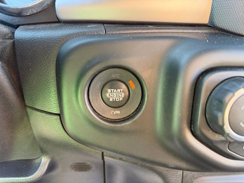 Used 2021 Jeep Wrangler Unlimited Sport image 30