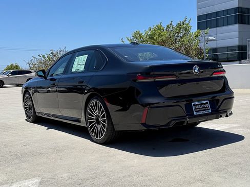 New 2026 BMW 740i w/ Premium Package RWD image 4