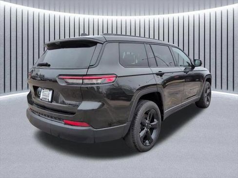Certified 2025 Jeep Grand Cherokee L Limited w/ Luxury Tech Group II AWD/4WD image 7