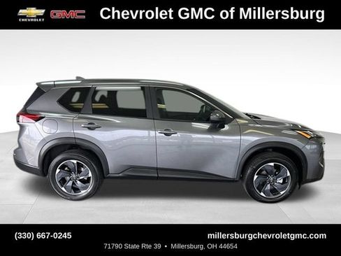 Used 2024 Nissan Rogue SV AWD/4WD image 3