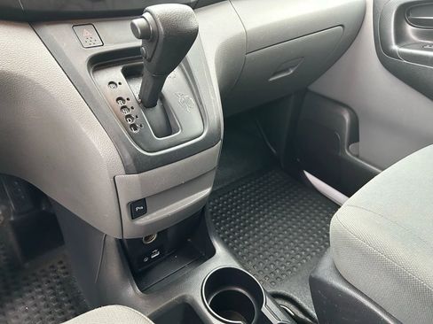 Used 2020 Nissan NV200 SV w/ Back Door Glass Package image 21