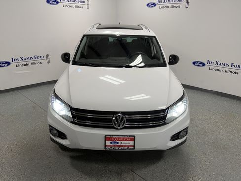 Used 2017 Volkswagen Tiguan Sport image 2