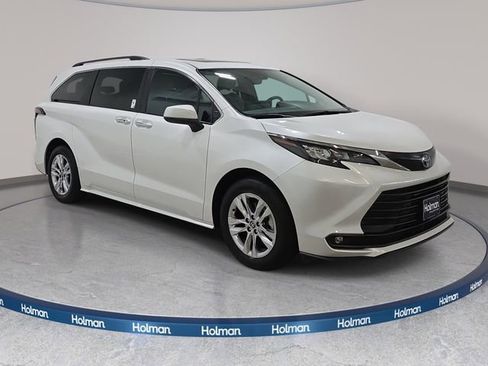 Certified 2025 Toyota Sienna XLE w/ XLE Plus Package AWD/4WD image 3