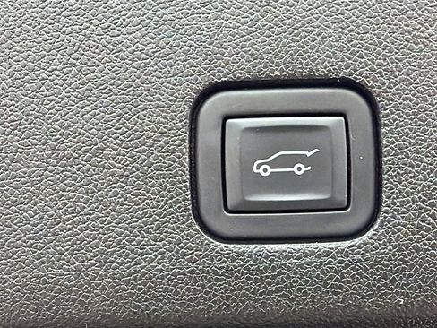 Used 2023 Cadillac XT6 Premium Luxury image 14