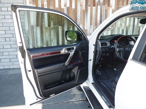 Used 2016 Lexus GX 460 Luxury w/ Preferred Accessory Package AWD/4WD image 10