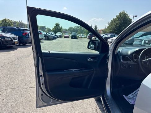 Used 2018 Dodge Journey Crossroad AWD/4WD image 16