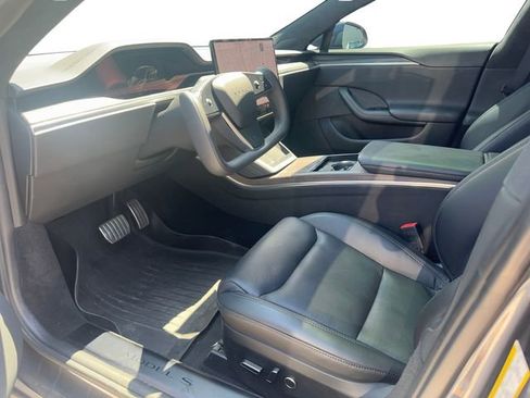 Used 2022 Tesla Model S image 4