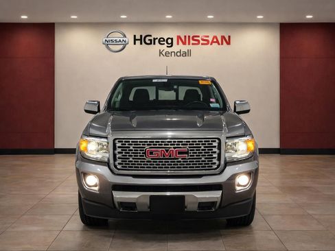 Used 2019 GMC Canyon Denali image 5
