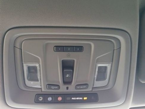 Used 2019 GMC Sierra 1500 SLT RWD image 22
