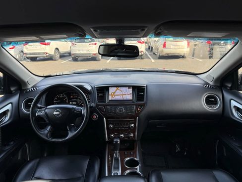 Used 2015 Nissan Pathfinder SL w/ SL Tech Package image 11