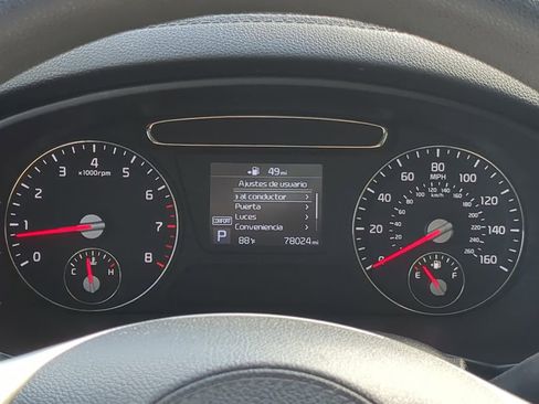 Used 2020 Kia Sorento LX image 36