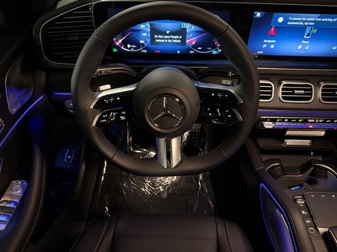 New 2026 Mercedes-Benz GLS 450 4MATIC image 13