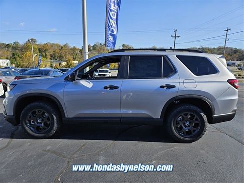New 2025 Honda Pilot TrailSport image 4