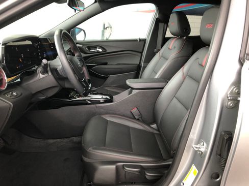 Used 2024 Chevrolet Trax RS w/ Driver Confidence Package image 16