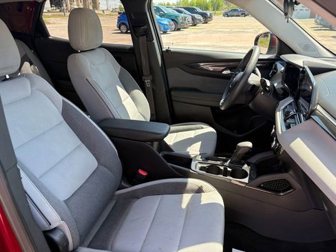 Used 2025 Chevrolet TrailBlazer LT w/ Driver Confidence Package FWD image 17
