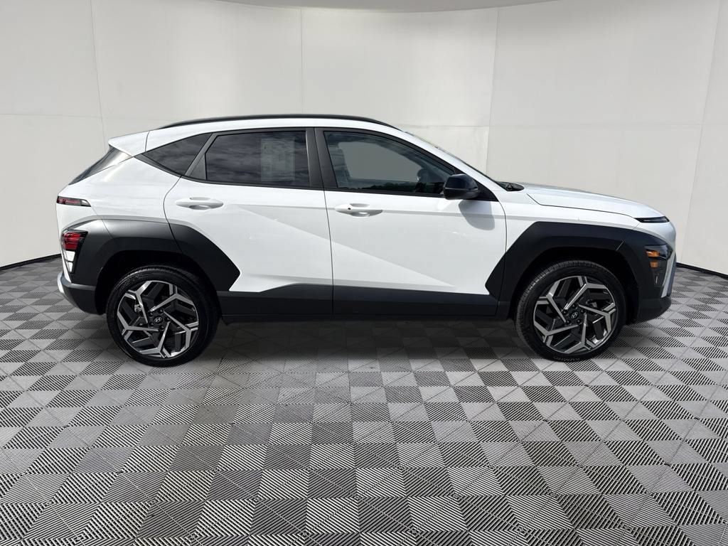 Used 2026 Hyundai Kona SEL Premium AWD/4WD image 4