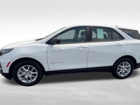 Certified 2024 Chevrolet Equinox LS FWD image 3