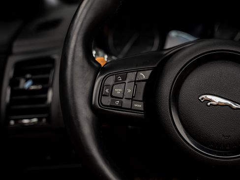 Used 2015 Jaguar F-TYPE S RWD image 38