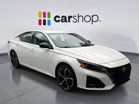 Used 2024 Nissan Altima 2.5 SR image 7